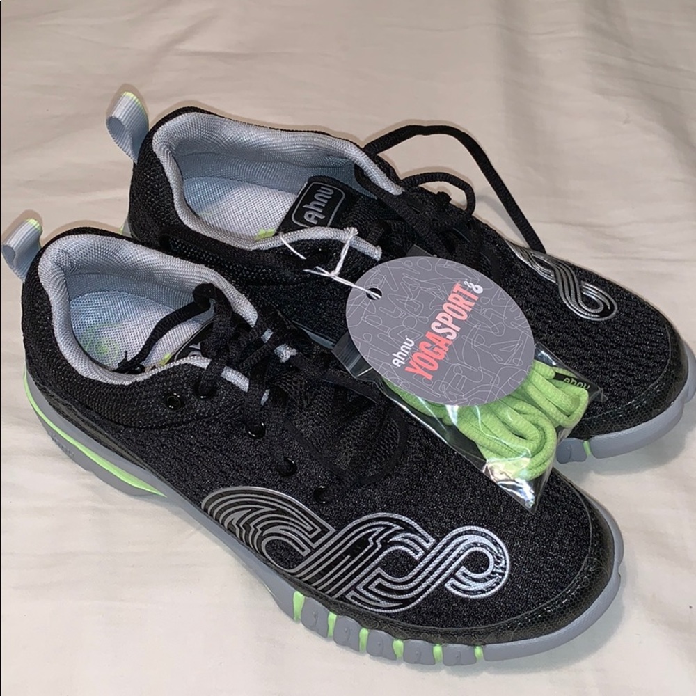 Cross Training Shoes